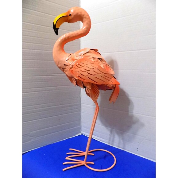 NEW Metal Flamingo Statue Figurine Home Decor Florida Souvenir - Picture 2 of 4